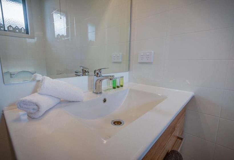 استودیوی لوکس, Dusky Motels