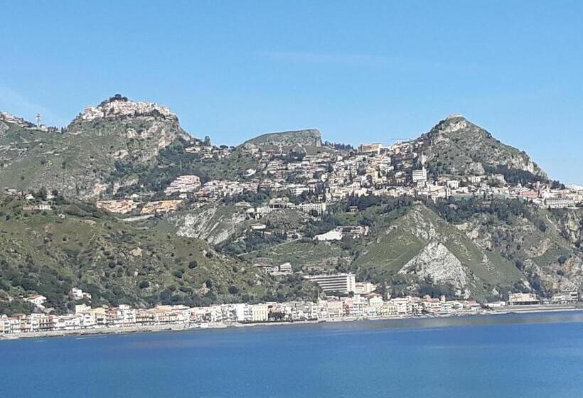 آپارتمان 1 خوابه با چشم‌انداز استخر, Etna   Taormina