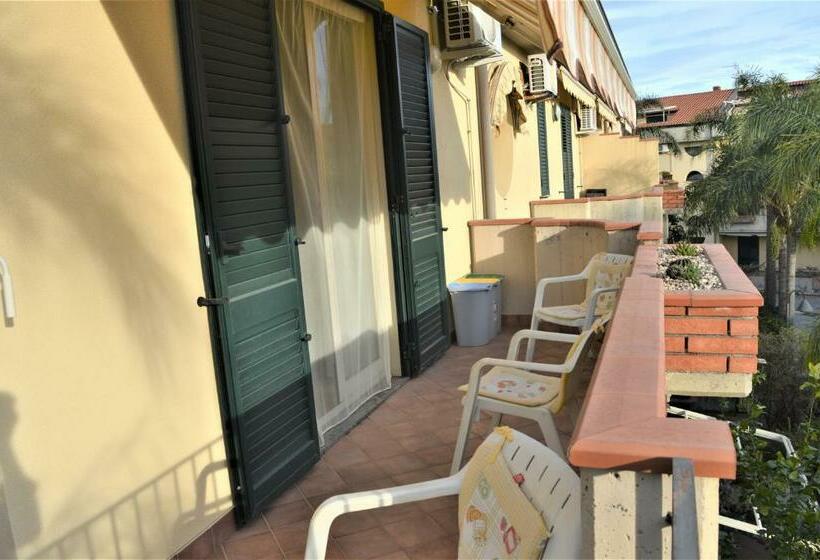 آپارتمان 1 خوابه با چشم‌انداز استخر, Etna   Taormina