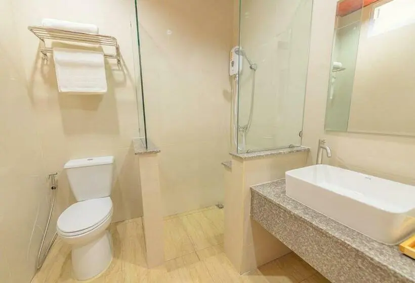 اتاق سوپریور با تخت بزرگ, Avarin Resort