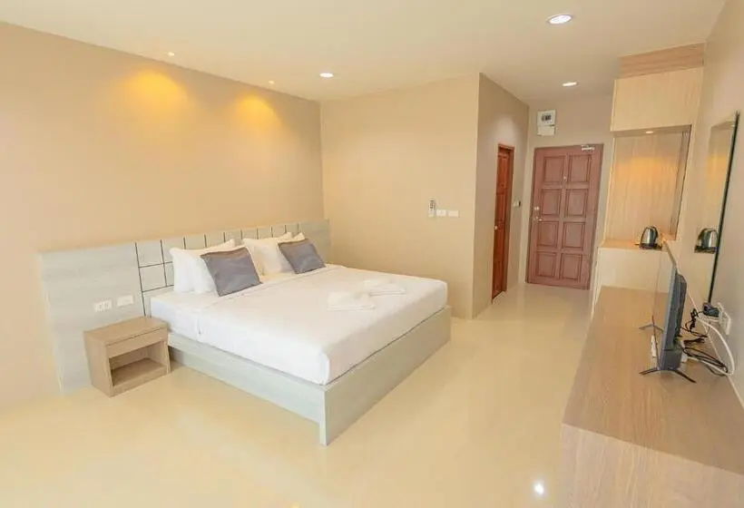 اتاق سوپریور با تخت بزرگ, Avarin Resort