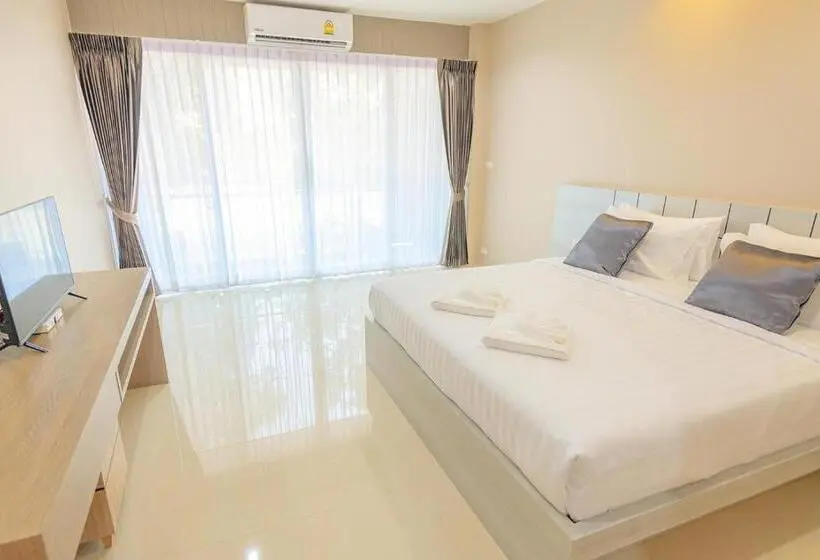 اتاق سوپریور با تخت بزرگ, Avarin Resort