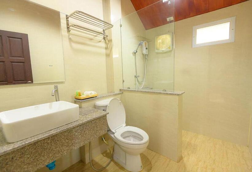 חדר משפחתי דלוקס, Avarin Resort