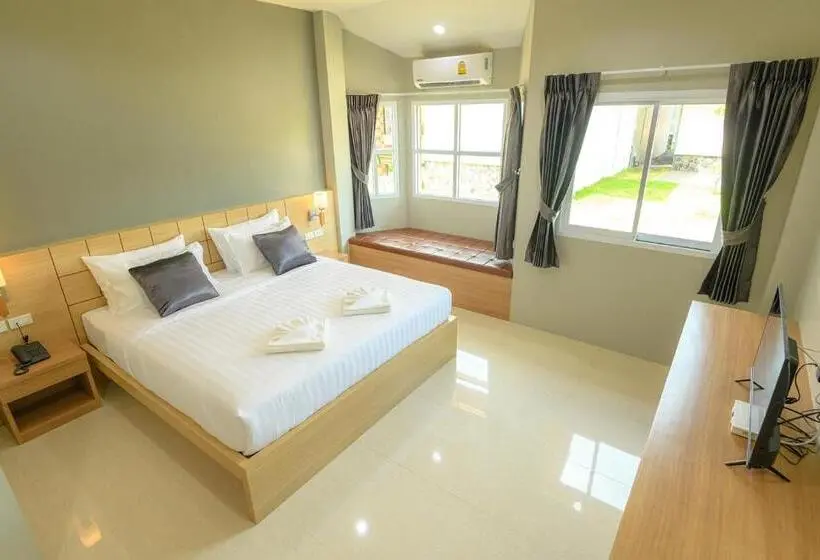 اتاق لوکس خانوادگی, Avarin Resort
