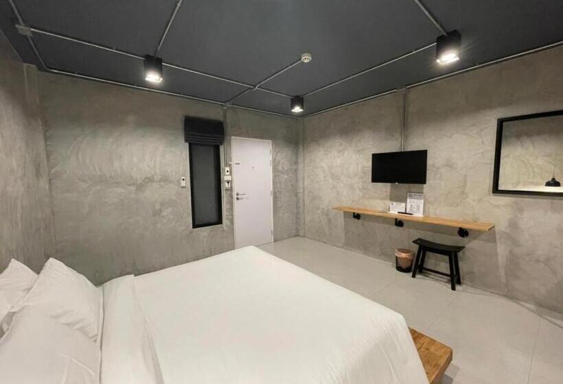 اتاق لوکس با تخت بزرگ, Loft Space