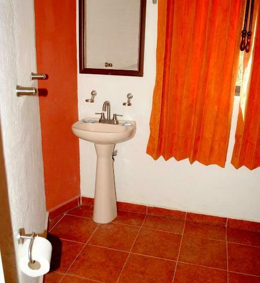 标准三人间, Maya 2012