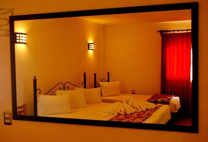 标准三人间, Maya 2012