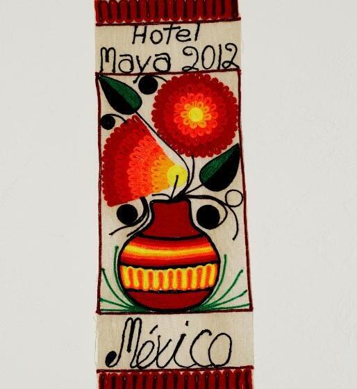 标准三人间, Maya 2012