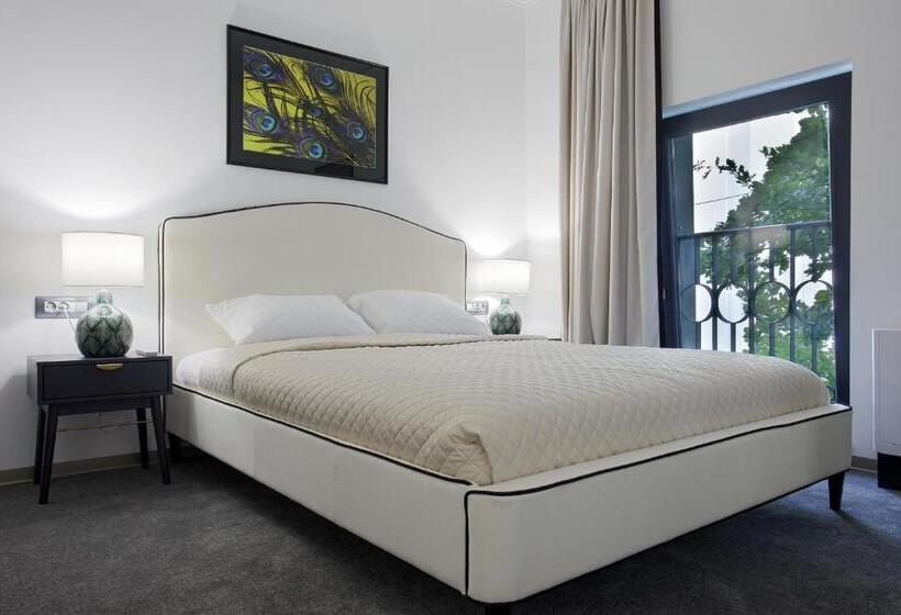 Номер Стандарт, The Square