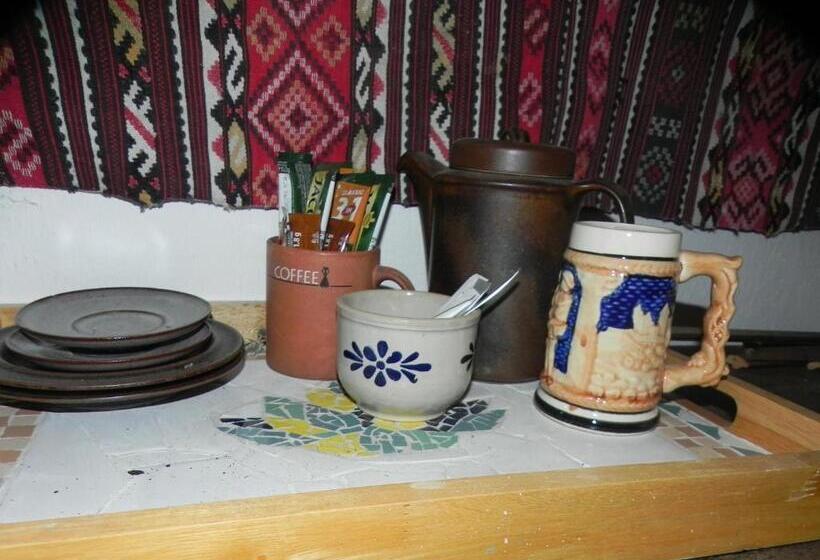 غرفة قياسية, Iedera Casa De Familii 2