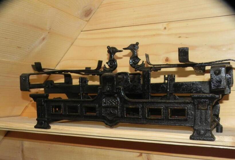 غرفة عائلية, Iedera Casa De Familii 2