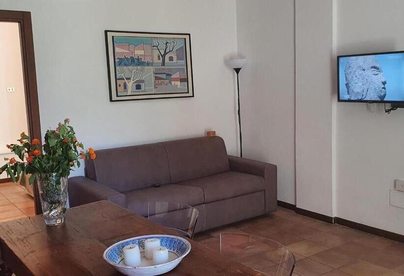 آپارتمان 1 خوابه با چشمانداز استخر, Casa Castagna