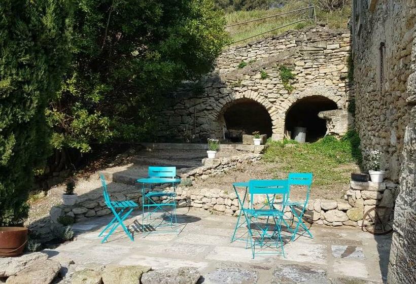 Номер Стандарт Вид на Бассейн, Moulin De Bonfilhon