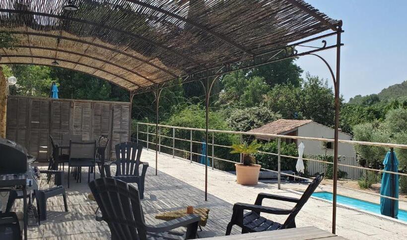 Номер Стандарт Вид на Сад, Moulin De Bonfilhon