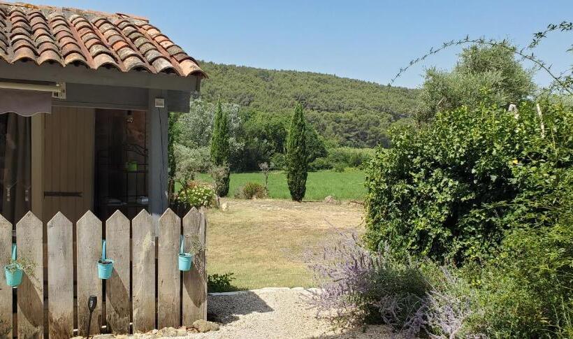 Номер Стандарт Вид на Бассейн, Moulin De Bonfilhon