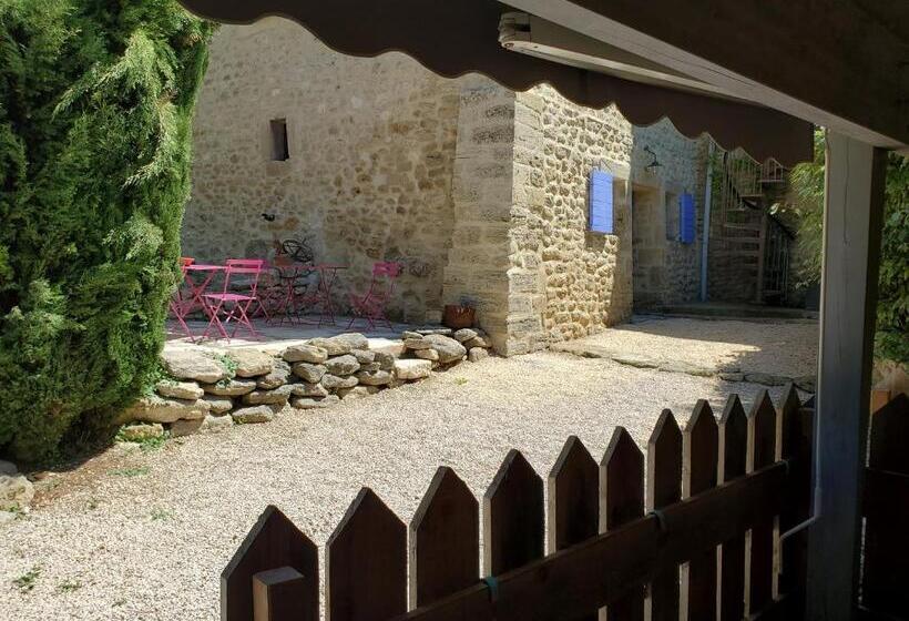 Номер Стандарт Вид на Бассейн, Moulin De Bonfilhon