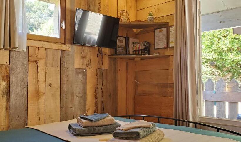 Номер Стандарт Вид на Бассейн, Moulin De Bonfilhon