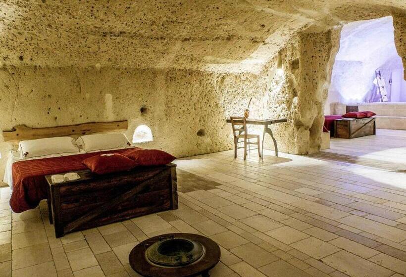 四人高级间, Enotrio