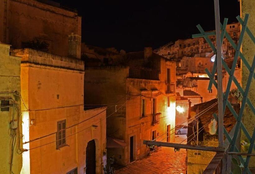 四人标准间, Enotrio