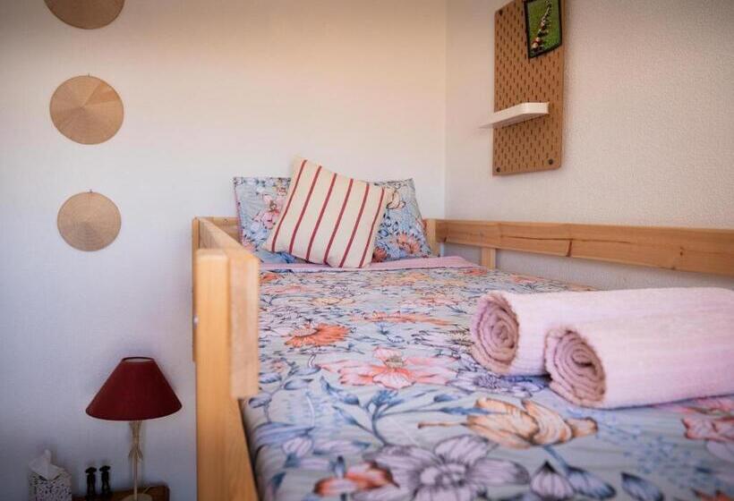 Quarto Estandar Banheiro Compartilhado, Akiteness House Tarifa