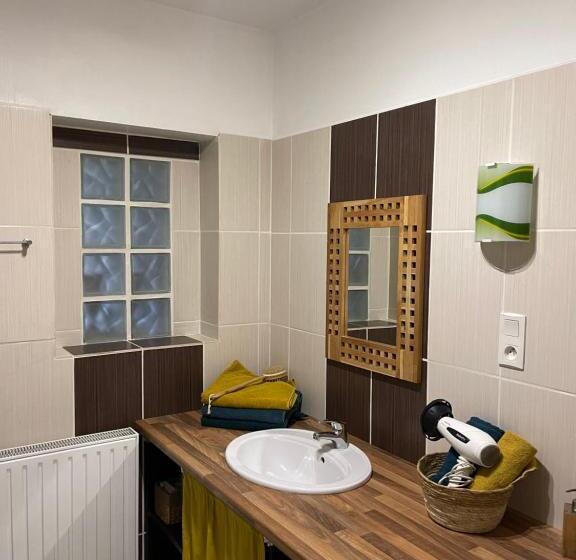 Bahçe Manzaralı Standart Oda, Maison Aux Volets Bleus