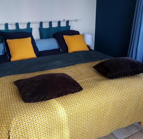 Bahçe Manzaralı Standart Oda, Maison Aux Volets Bleus