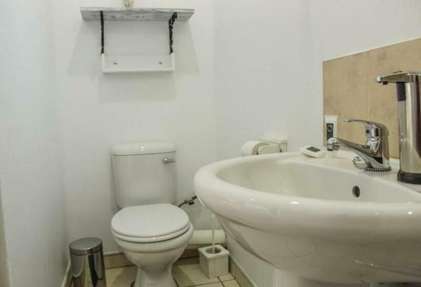 Номер Стандарт, Semeni Asante Guesthouse