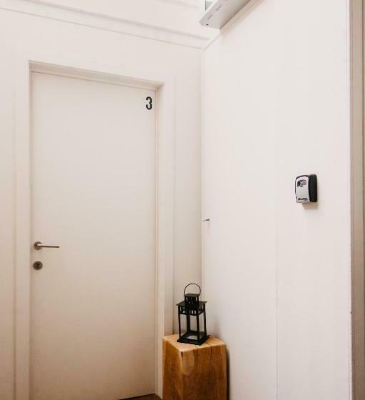 Standaard Studio, Super Central In Brussels