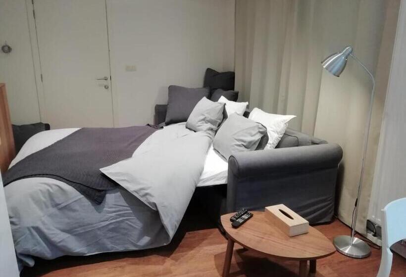 Standaard Studio, Super Central In Brussels