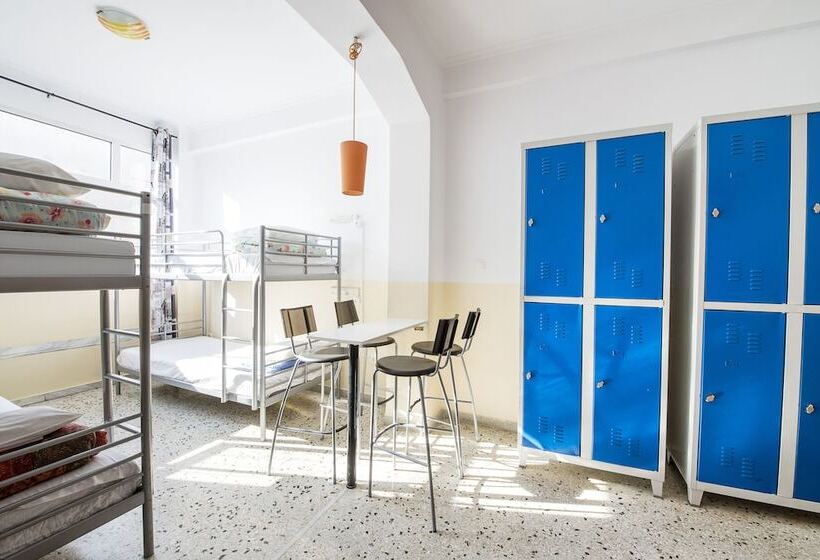 ルームシェアのワンベッド, Safestay Athens Monastiraki