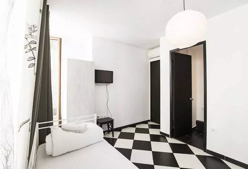 اتاق استاندارد با بالکن, Safestay Athens Monastiraki