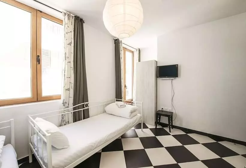 اتاق استاندارد با بالکن, Safestay Athens Monastiraki