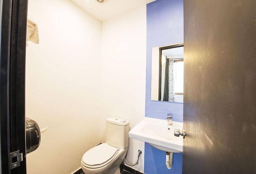 バルコニー付きスタンダードルーム, Safestay Athens Monastiraki