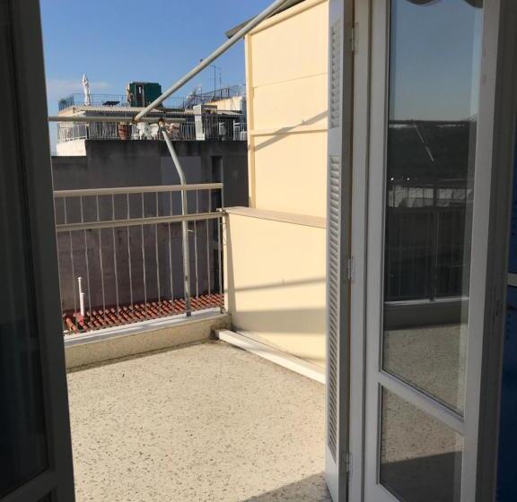 ルームシェアのワンベッド, Safestay Athens Monastiraki