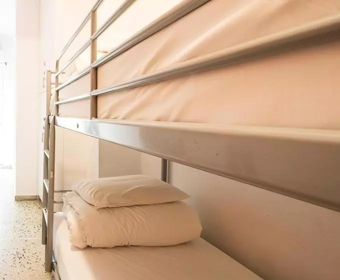 اتاق استاندارد با تخت‌های تاشو, Safestay Athens Monastiraki