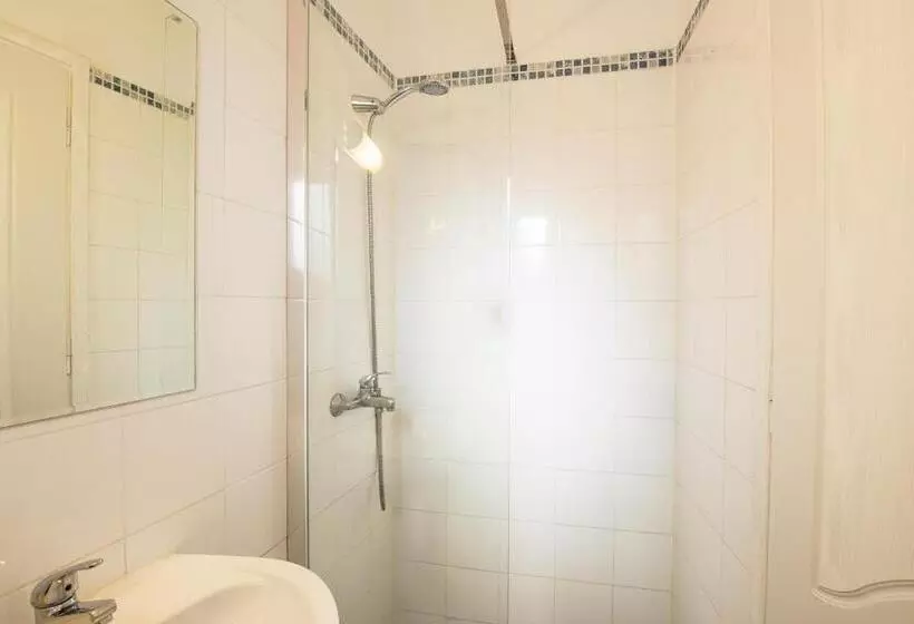 اتاق استاندارد با تخت‌های تاشو, Safestay Athens Monastiraki