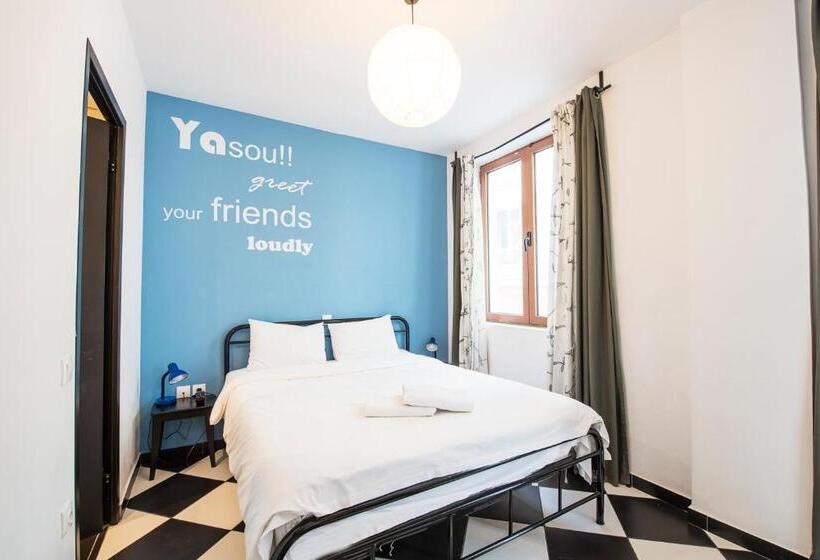 バルコニー付きスタンダードルーム, Safestay Athens Monastiraki