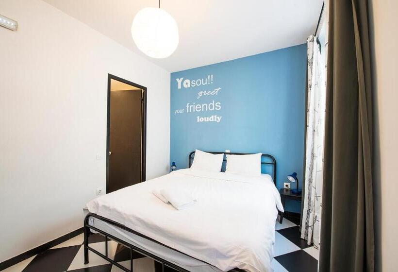 バルコニー付きスタンダードルーム, Safestay Athens Monastiraki