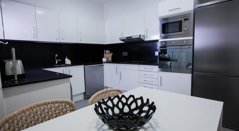 آپارتمان 3 خوابه, Apartments Sixtyfour