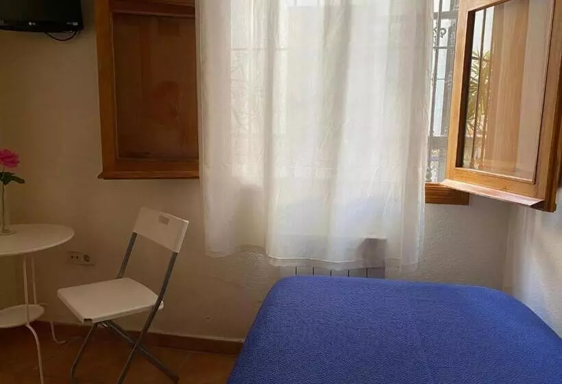 اتاق استاندارد یک نفره, Hostal Moscatel