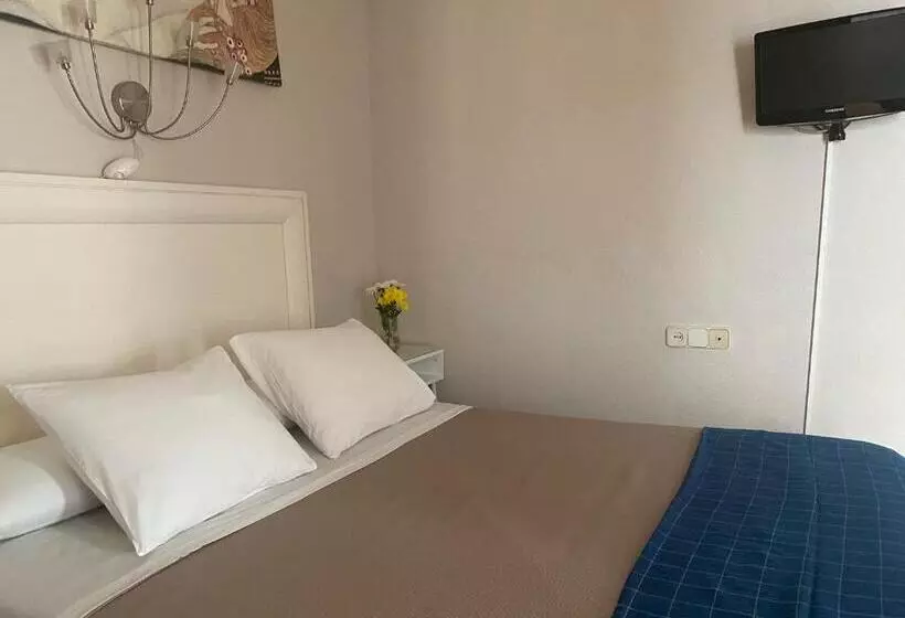اتاق استاندارد با وان آب گرم, Hostal Moscatel
