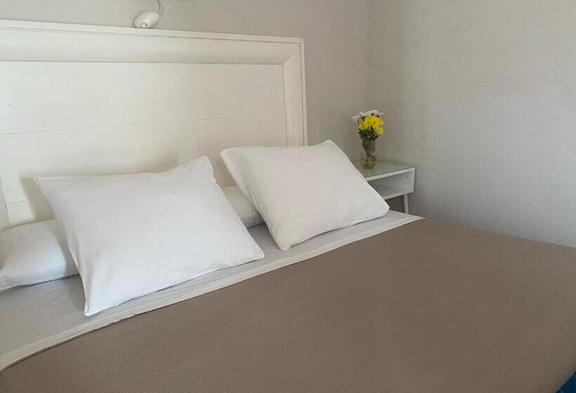 Standard Room with Hot Tub