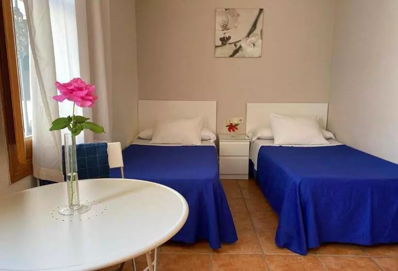 اتاق استاندارد, Hostal Moscatel
