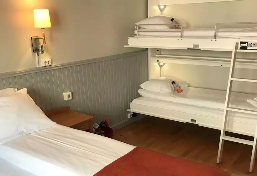 Perhehuone, Akademihotellet