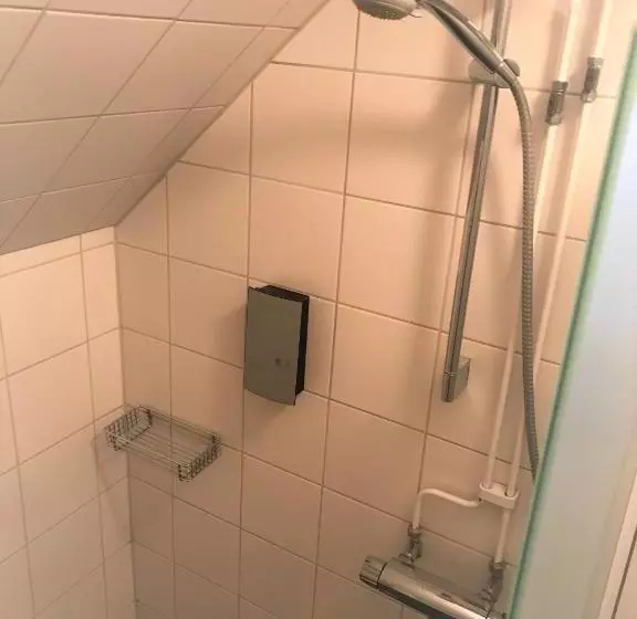 Standard-huone Jaettu Kylpyhuone, Akademihotellet