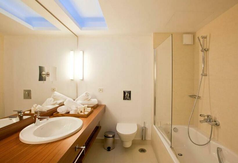 اتاق اساندارد با چشم‌انداز جانبی به دریا, Alimounda Mare