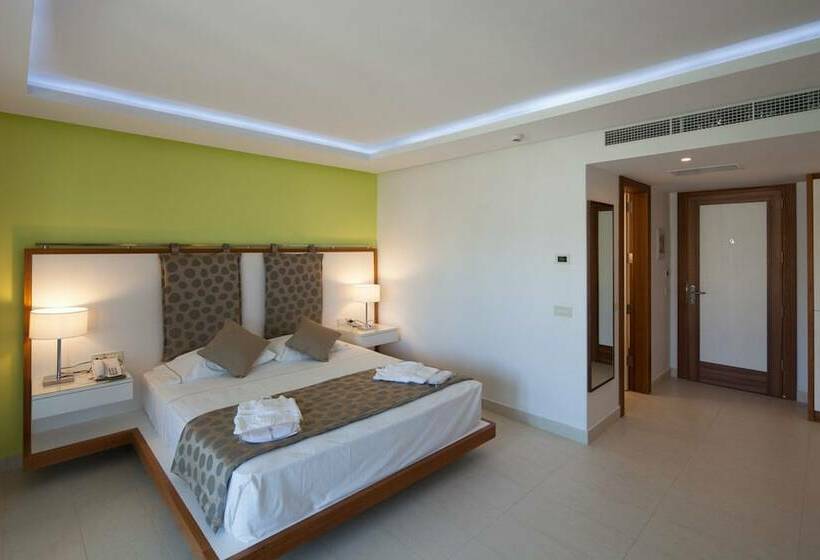 اتاق استاندارد با چشم‌انداز دریا, Alimounda Mare