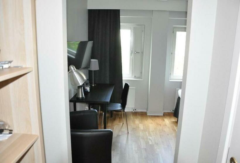 Номер Стандарт, City