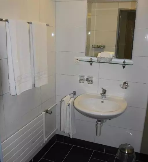 Standard Single Room, Dufour