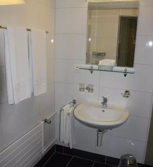 Standard Single Room, Dufour